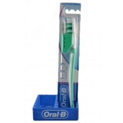 3014260747930Oral-B Spazzolino Classic Care 40 Medio